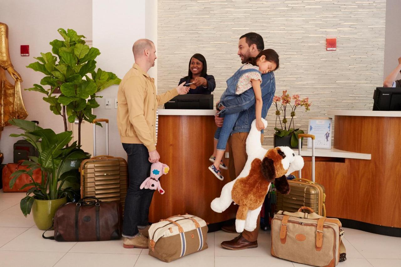 Wyndham Garden Chinatown Hotel Ню Йорк Екстериор снимка